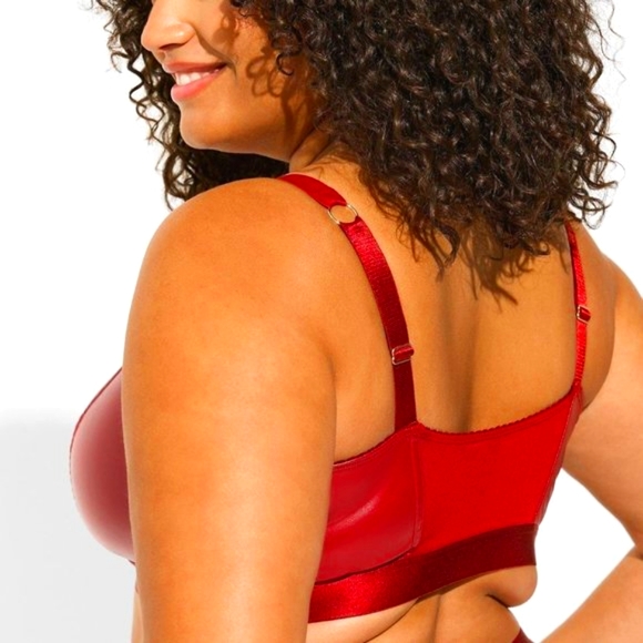 ❤️NWT VINTAGE TORRID BRA - FAUX VEGAN LEATHER / PLEATHER WIRELESS BRALETTE - Picture 2 of 14